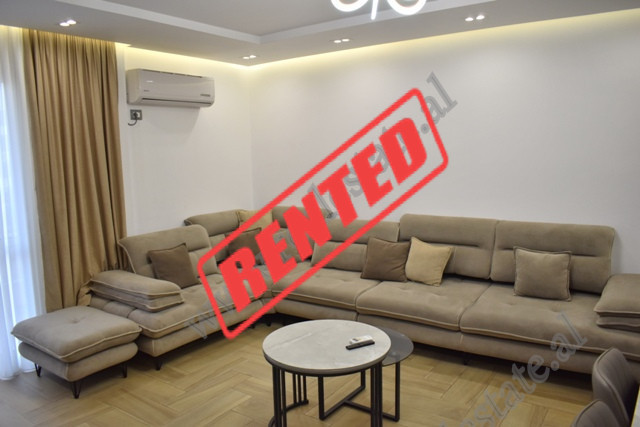 Two bedroom apartment for rent in 21 Dhjetori area in Tirana.
It is located on the fourth floor of 